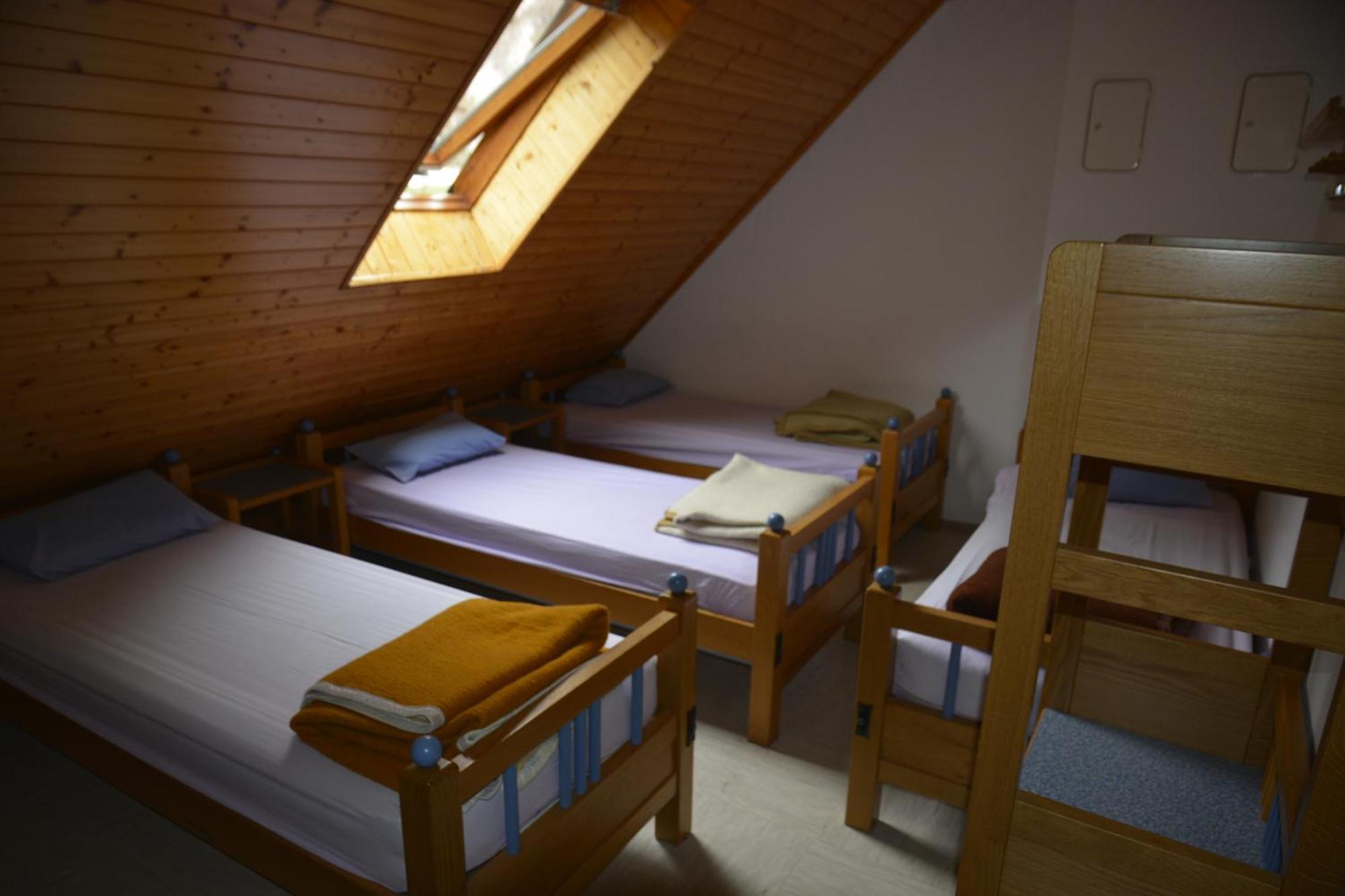 Pus Bavsica Hostel Log pod Mangartom Kültér fotó